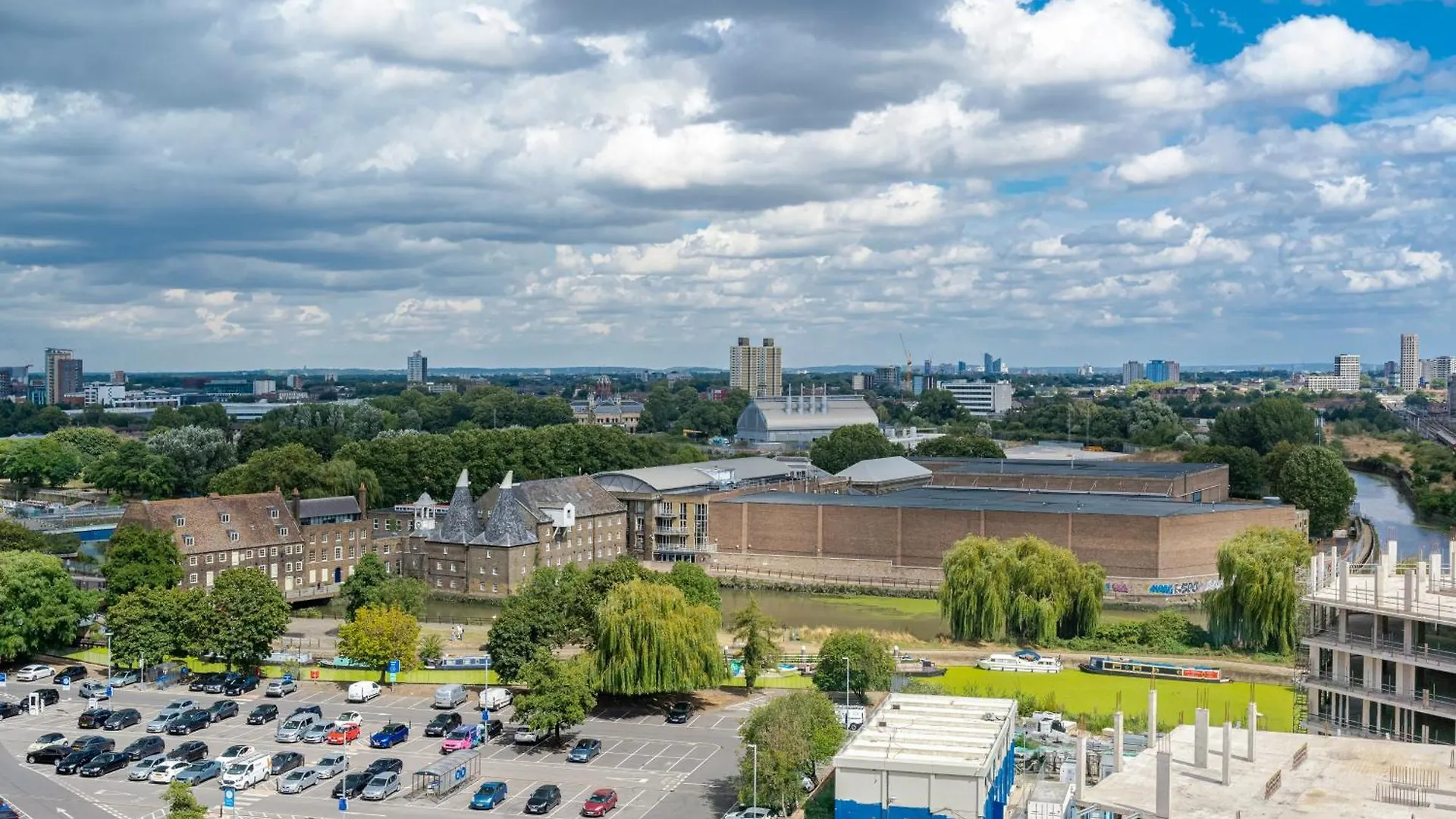 High-Spec Apartment- Prime East London - Near O2 Arena 0*,  United Kingdom