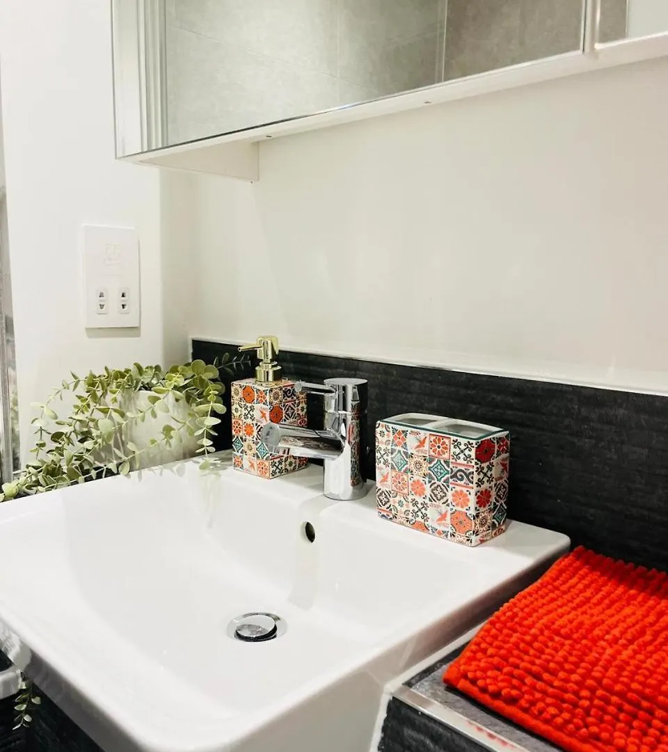 High-Spec Apartment- Prime East London - Near O2 Arena